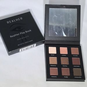 RealHer play book Shadow Palette